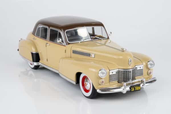 MCG 1:18 Cadillac Fleetwood Series 60 Special Sedan 1941 Beige/Brown (MCG18656) Diecast Model 9 MCG 1:18 Cadillac Fleetwood Series 60 Special Sedan 1941 Beige/Brown (MCG18656) Diecast Model