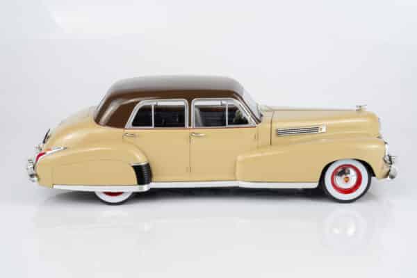MCG 1:18 Cadillac Fleetwood Series 60 Special Sedan 1941 Beige/Brown (MCG18656) Diecast Model 11 MCG 1:18 Cadillac Fleetwood Series 60 Special Sedan 1941 Beige/Brown (MCG18656) Diecast Model