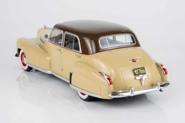 MCG 1:18 Cadillac Fleetwood Series 60 Special Sedan 1941 Beige/Brown (MCG18656) Diecast Model 10 MCG 1:18 Cadillac Fleetwood Series 60 Special Sedan 1941 Beige/Brown (MCG18656) Diecast Model