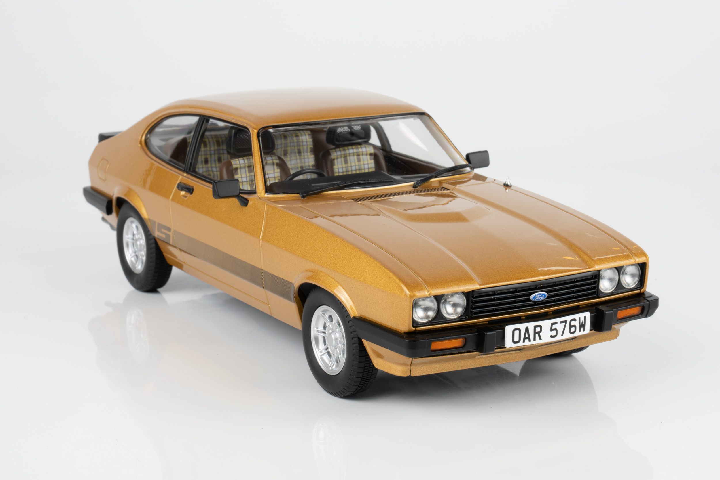 MCG 1:18 Ford Capri Mk3 3.0S Oyster Gold from "The Professionals" TV Series 1978 (MCG18798) Limited Edition Diecast Model 5 MCG 1:18 Ford Capri Mk3 3.0S Oyster Gold from "The Professionals" TV Series 1978 (MCG18798) Limited Edition Diecast Model - Image 5