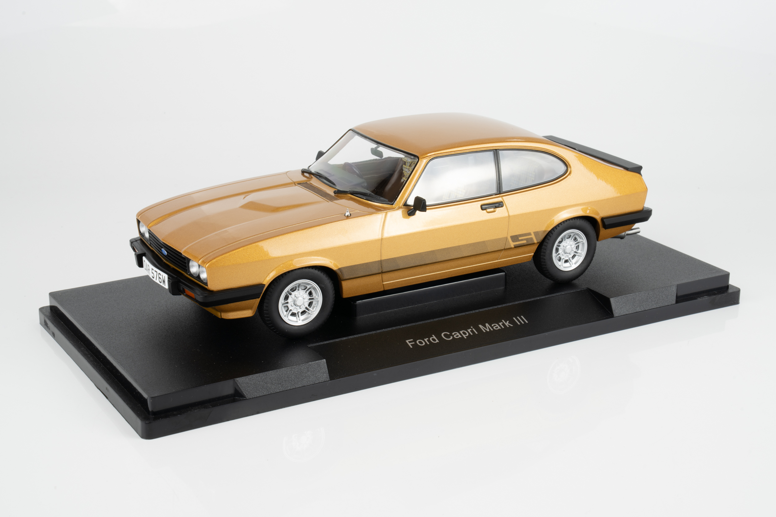 MCG 1:18 Ford Capri Mk3 3.0S Oyster Gold from "The Professionals" TV Series 1978 (MCG18798) Limited Edition Diecast Model 4 MCG 1:18 Ford Capri Mk3 3.0S Oyster Gold from "The Professionals" TV Series 1978 (MCG18798) Limited Edition Diecast Model - Image 4