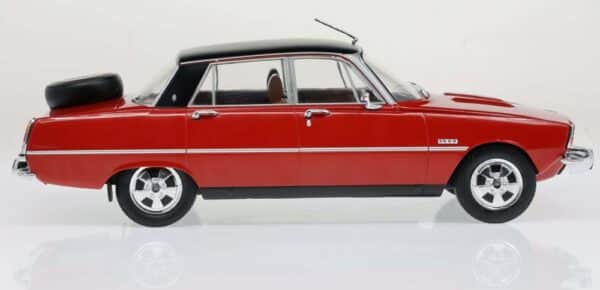 mcg - 1:18 rover 3500 (p6) red/matt black 1974 diecast model