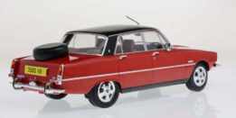 mcg - 1:18 rover 3500 (p6) red/matt black 1974 diecast model