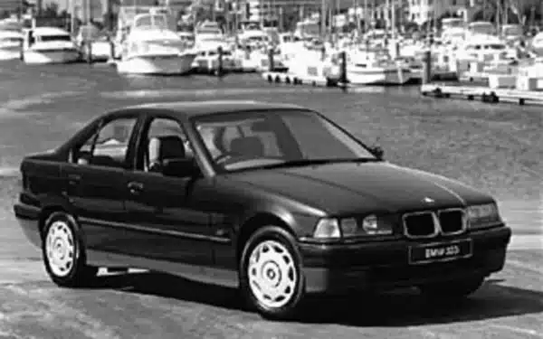 Minichamps - 1:18 BMW 3ER (E36) Limousine Black Metallic 1993
