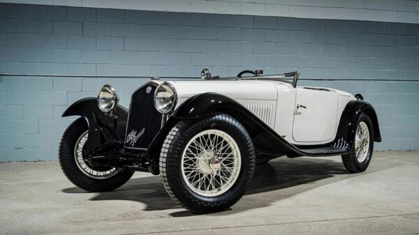 Matrix 1:43 Alfa Romeo 6C 1750SV Figoni White/Blue 1932 (MX40102-171) Limited Edition Resin Model 11 Matrix 1:43 Alfa Romeo 6C 1750SV Figoni White/Blue 1932 (MX40102-171) Limited Edition Resin Model