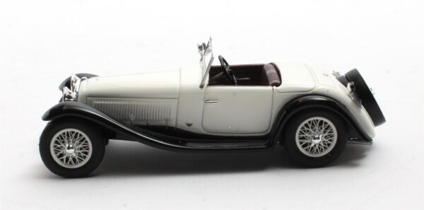 Matrix 1:43 Alfa Romeo 6C 1750SV Figoni White/Blue 1932 (MX40102-171) Limited Edition Resin Model 8 Matrix 1:43 Alfa Romeo 6C 1750SV Figoni White/Blue 1932 (MX40102-171) Limited Edition Resin Model
