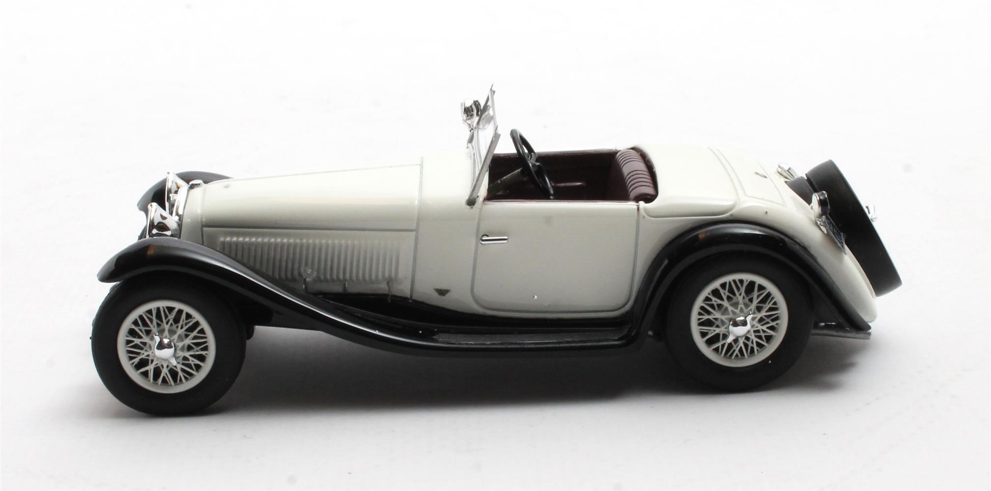 Matrix 1:43 Alfa Romeo 6C 1750SV Figoni White/Blue 1932 (MX40102-171) Limited Edition Resin Model 3 Matrix 1:43 Alfa Romeo 6C 1750SV Figoni White/Blue 1932 (MX40102-171) Limited Edition Resin Model - Image 3