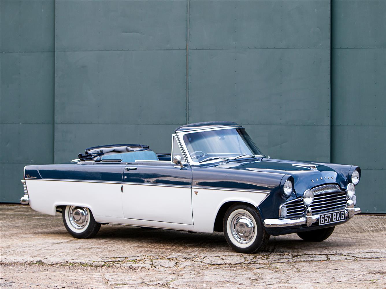 Matrix 1:43 Ford Zodiac Mk.II 206E Convertible Blue/White 1958-62 (MX40603-163) Limited Edition Resin Model 6 Matrix 1:43 Ford Zodiac Mk.II 206E Convertible Blue/White 1958-62 (MX40603-163) Limited Edition Resin Model - Image 6
