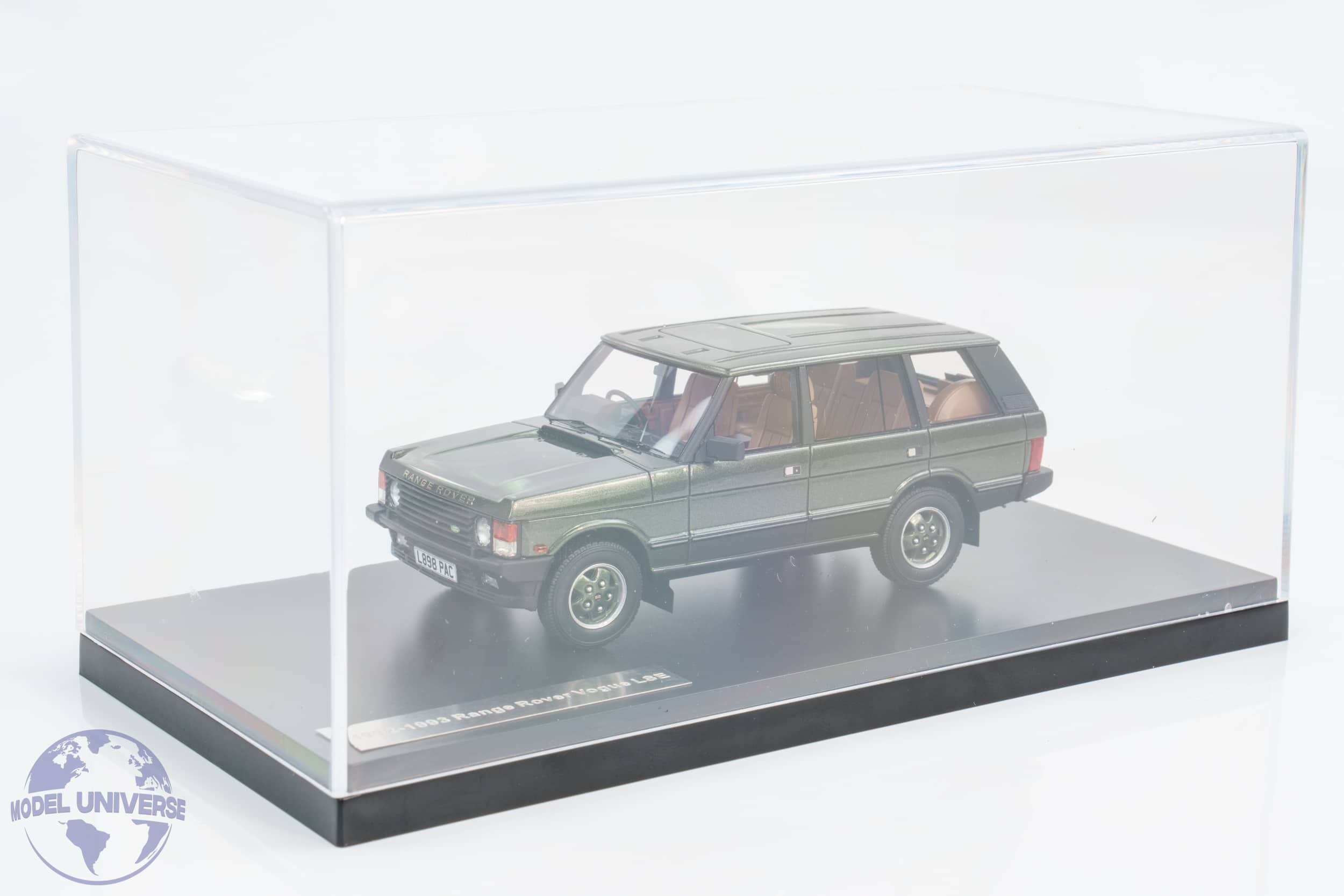 Matrix - 1:43 Range Rover Vogue LSE Metallic Ardennes Green 1992-1993 - Limited Edition Resin Model 4 Matrix MX41208 031 Range Rover Vogue LSE Green Metallic 2