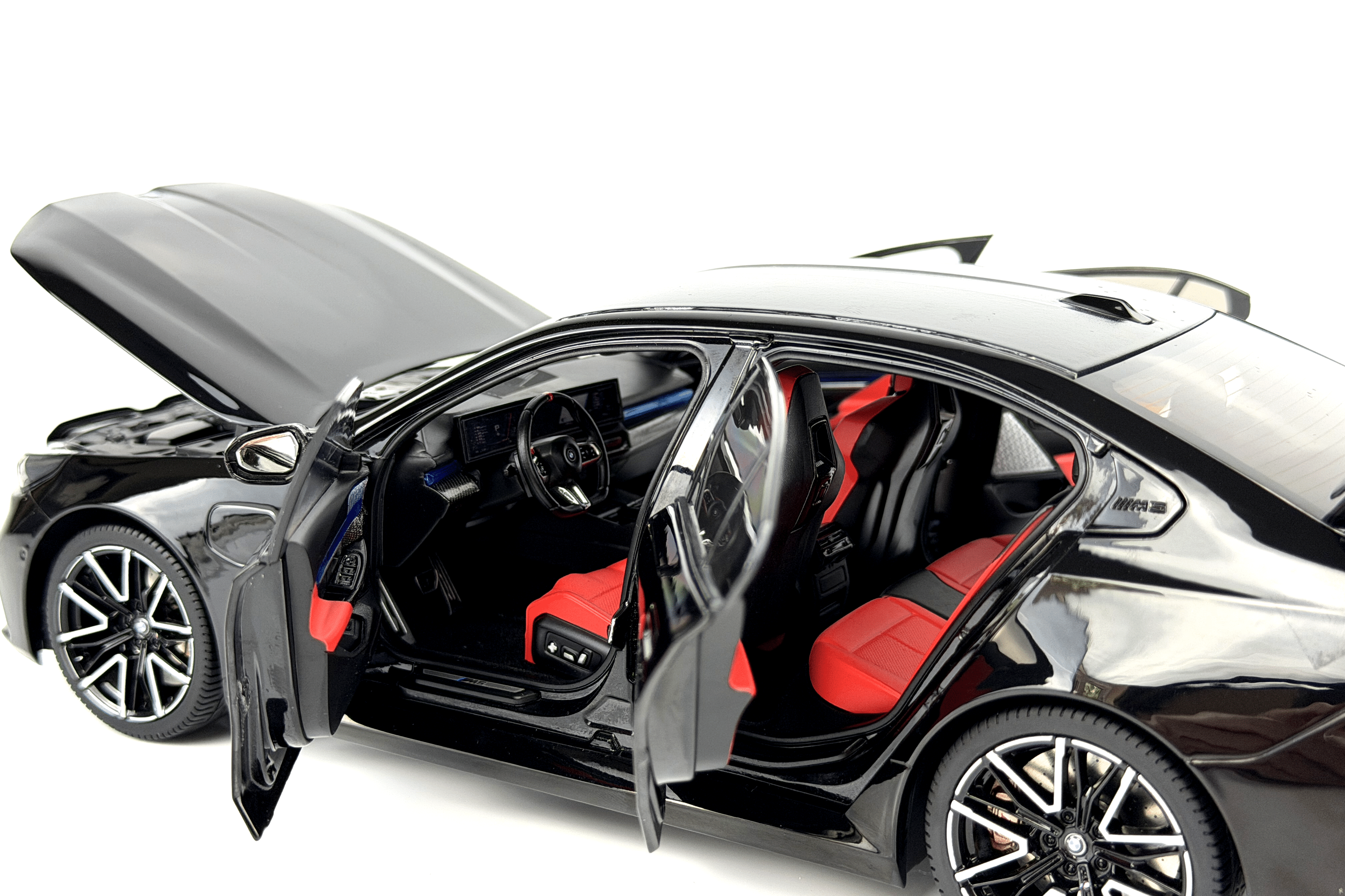 Minichamps 1:18 BMW M5 2024 (G90) 2024 Black (110023801) Diecast Model 9 Minichamps 1:18 BMW M5 2024 (G90) 2024 Black (110023801) Diecast Model - Image 9