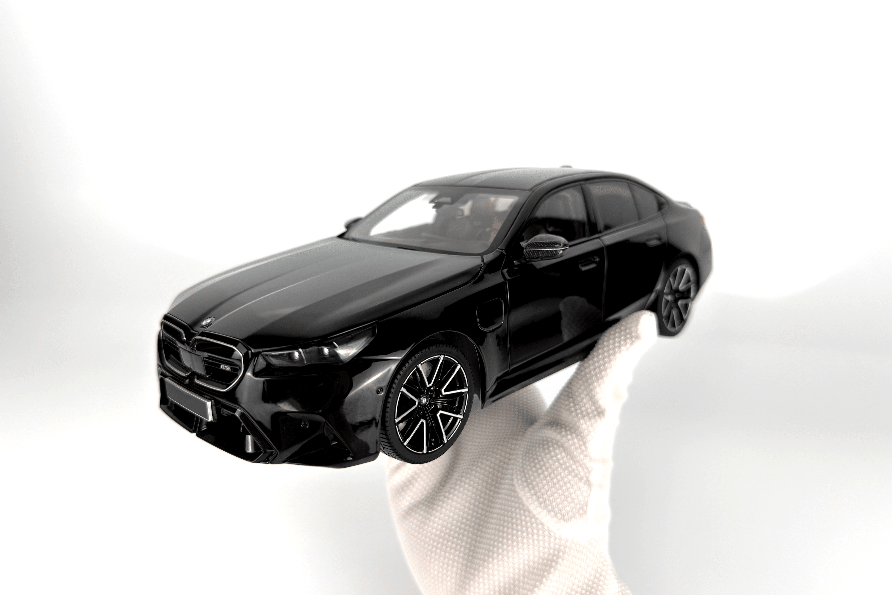 Minichamps 1:18 BMW M5 2024 (G90) 2024 Black (110023801) Diecast Model 17 Minichamps 1:18 BMW M5 2024 (G90) 2024 Black (110023801) Diecast Model - Image 17