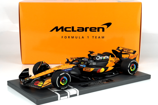 Minichamps 1:18 McLaren Formula 1 Team MCL39 Oscar Piastri #81 Winner China GP 2025 (537251981) Resin Model 16 Minichamps 1:18 McLaren Formula 1 Team MCL39 Oscar Piastri #81 Winner China GP 2025 (537251981) Resin Model