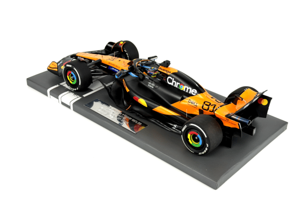 Minichamps 1:18 McLaren Formula 1 Team MCL39 Oscar Piastri #81 Winner China GP 2025 (537251981) Resin Model 21 Minichamps 1:18 McLaren Formula 1 Team MCL39 Oscar Piastri #81 Winner China GP 2025 (537251981) Resin Model