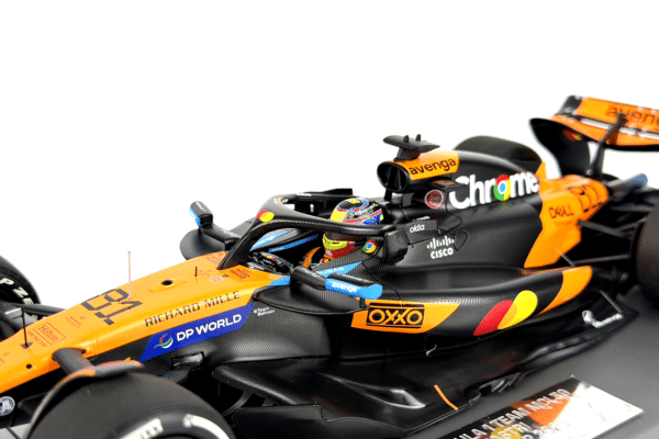 Minichamps 1:18 McLaren Formula 1 Team MCL39 Oscar Piastri #81 Winner China GP 2025 (537251981) Resin Model 24 Minichamps 1:18 McLaren Formula 1 Team MCL39 Oscar Piastri #81 Winner China GP 2025 (537251981) Resin Model