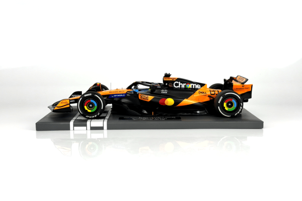 Minichamps 1:18 McLaren Formula 1 Team MCL39 Oscar Piastri #81 Winner China GP 2025 (537251981) Resin Model 28 Minichamps 1:18 McLaren Formula 1 Team MCL39 Oscar Piastri #81 Winner China GP 2025 (537251981) Resin Model