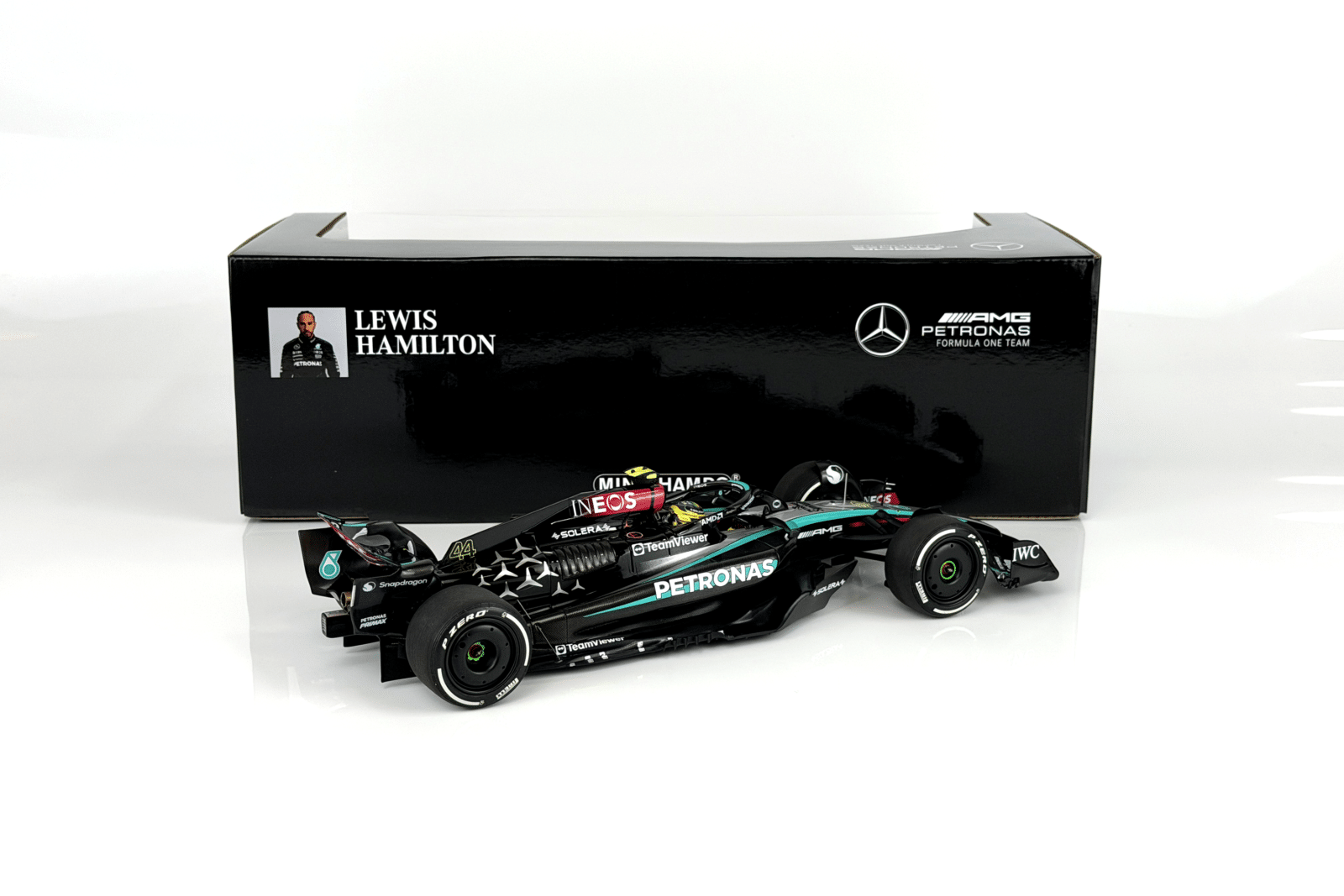 Minichamps 1:18 Mercedes-AMG F1 W15 No.44 Lewis Hamilton Austrian
