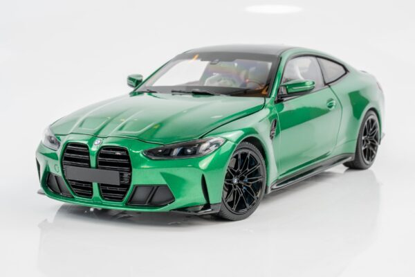 Minichamps - 1:18 BMW M4 (G82) Green Metallic 2024 (110020142) Diecast Model 19 Minichamps - 1:18 BMW M4 (G82) Green Metallic 2024 (110020142) Diecast Model