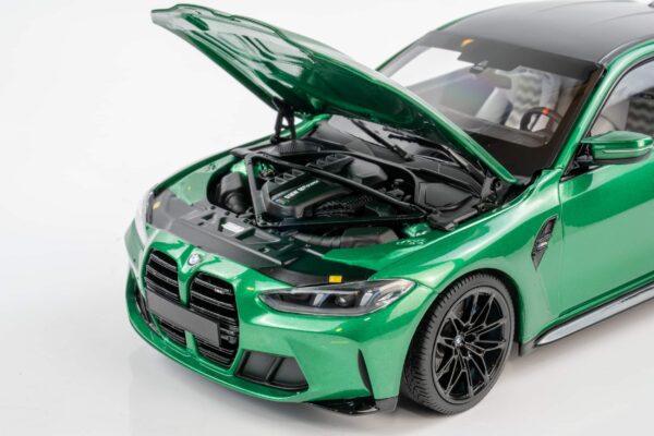 Minichamps - 1:18 BMW M4 (G82) Green Metallic 2024 (110020142) Diecast Model 16 Minichamps - 1:18 BMW M4 (G82) Green Metallic 2024 (110020142) Diecast Model