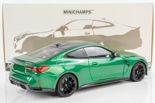 Minichamps - 1:18 BMW M4 (G82) Green Metallic 2024 (110020142) Diecast Model 14 Minichamps - 1:18 BMW M4 (G82) Green Metallic 2024 (110020142) Diecast Model
