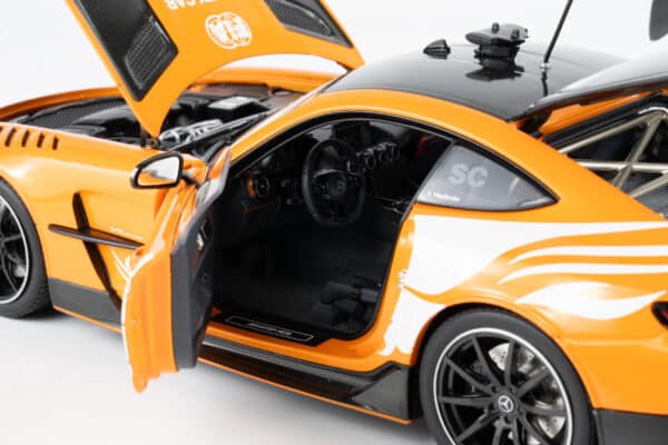 Minichamps 1:18 Mercedes-AMG GT Black Series F1 Safety Car Special Livery British GP 2025 (110032092) Diecast Model 13 Minichamps 1:18 Mercedes-AMG GT Black Series F1 Safety Car Special Livery British GP 2025 (110032092) Diecast Model