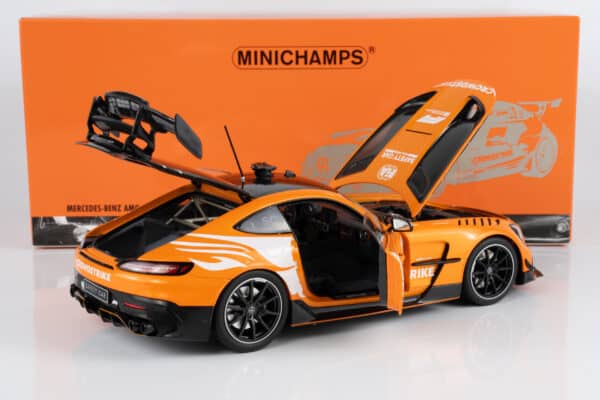 Minichamps 1:18 Mercedes-AMG GT Black Series F1 Safety Car Special Livery British GP 2025 (110032092) Diecast Model 10 Minichamps 1:18 Mercedes-AMG GT Black Series F1 Safety Car Special Livery British GP 2025 (110032092) Diecast Model