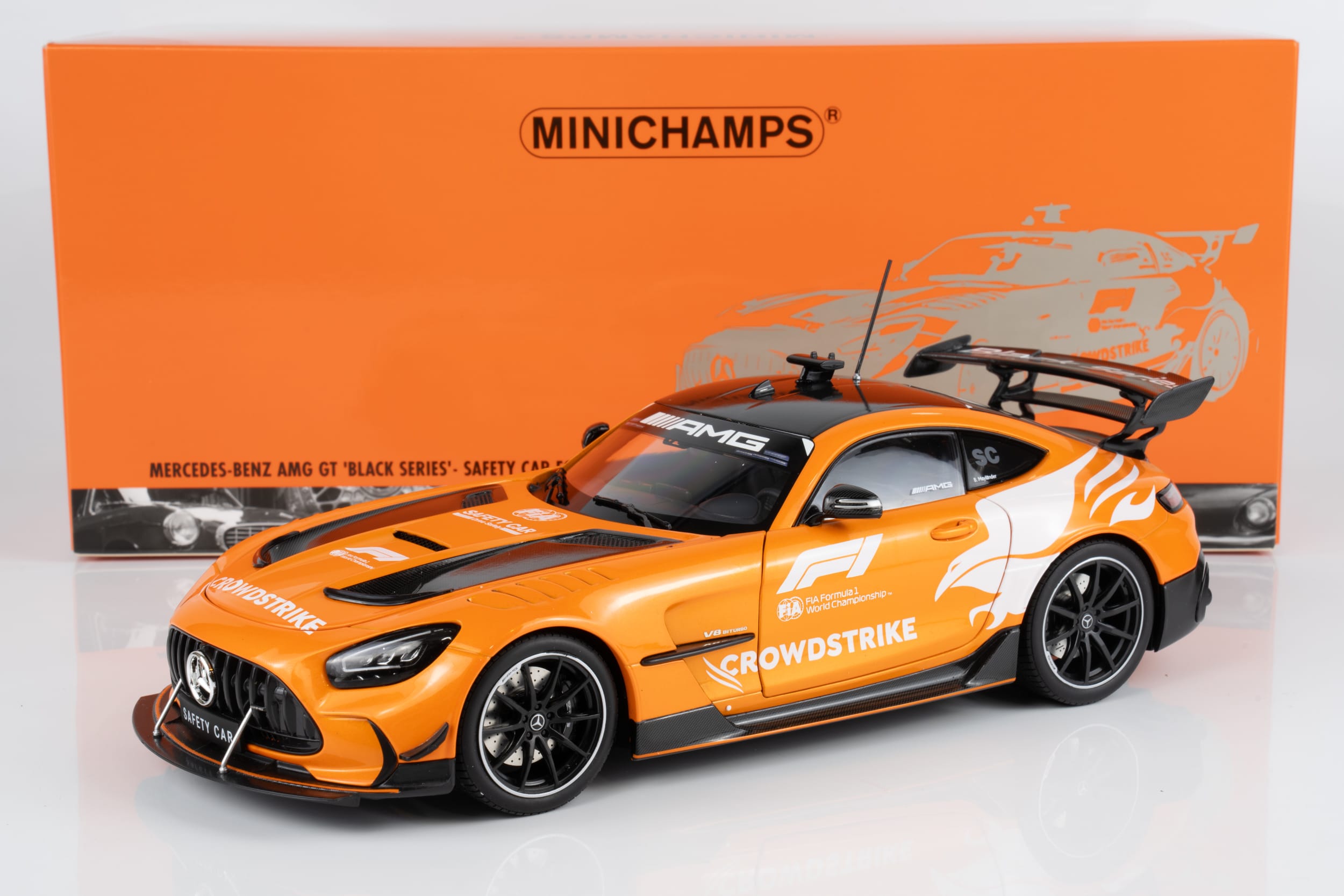 Minichamps 1:18 Mercedes-AMG GT Black Series F1 Safety Car Special Livery British GP 2025 (110032092) Diecast Model 2 Minichamps 1:18 Mercedes-AMG GT Black Series F1 Safety Car Special Livery British GP 2025 (110032092) Diecast Model - Image 2