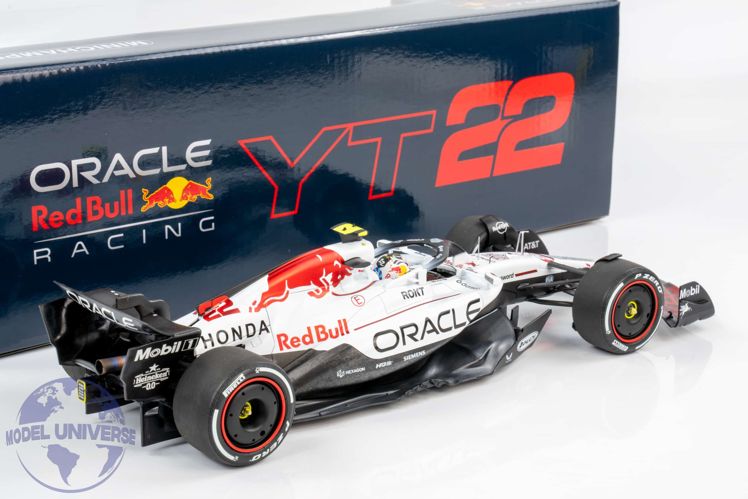Minichamps - 1:18 Red Bull Racing RB21 No.22 Yuki Tsunoda