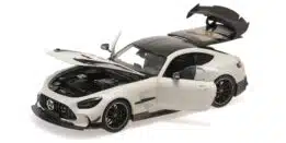 Minichamps - 1:18 Mercedes-AMG GT Black Series 2021 White Metallic (Full Openings)