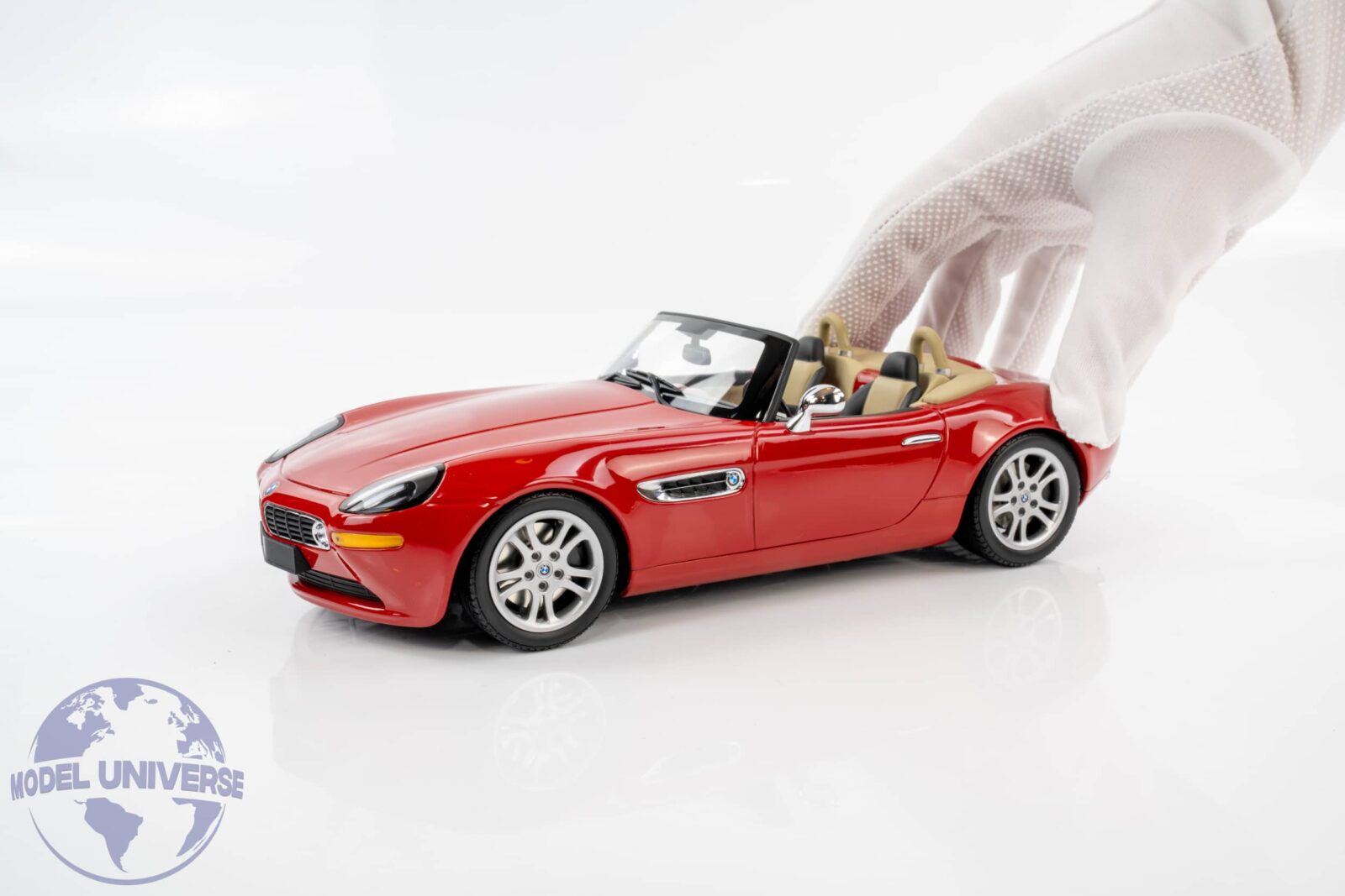 Minichamps 1:18 BMW Z8 Roadster Red (2000) 417250330 Diecast Model