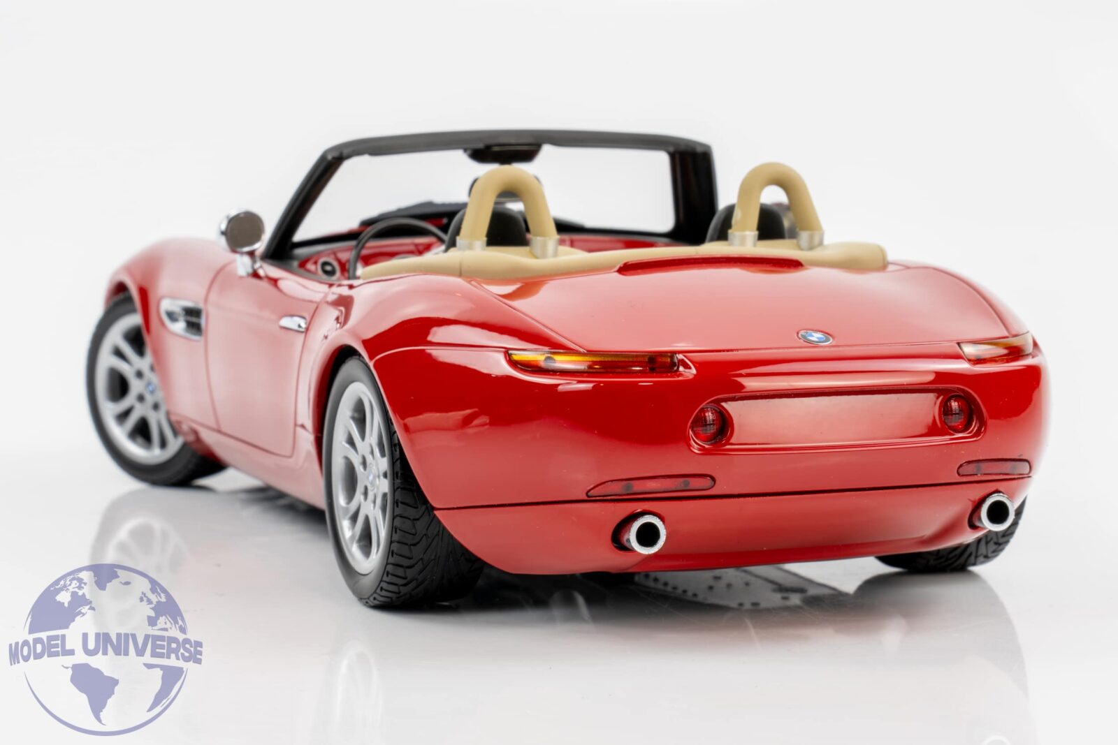 Minichamps 1:18 BMW Z8 Roadster Red (2000) 417250330 Diecast Model