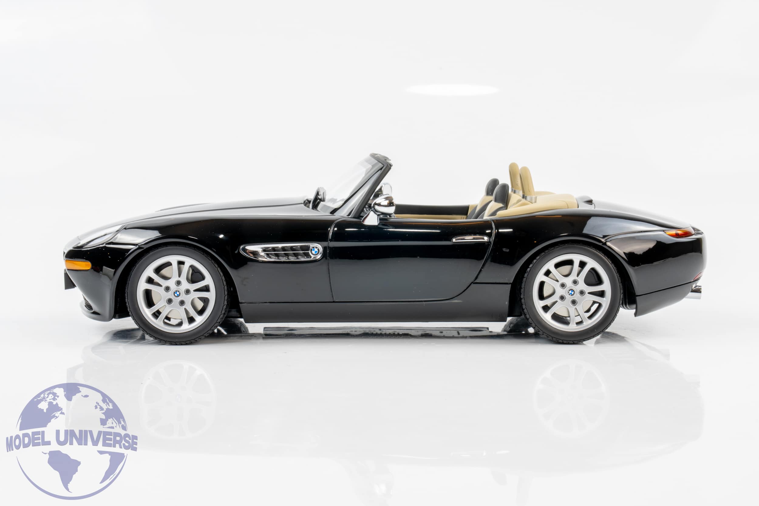 Minichamps - 1:18 BMW Z8 Roadster 2000 Black - Limited Edition