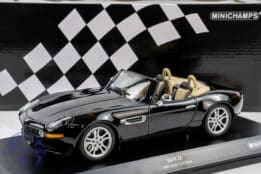Minichamps - 1:18 BMW Z8 Roadster 2000 Black - Limited Edition Diecast Model