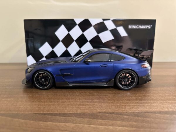 Minichamps - 1:18 Mercedes-AMG GT Black Series 2020 Matt Blue