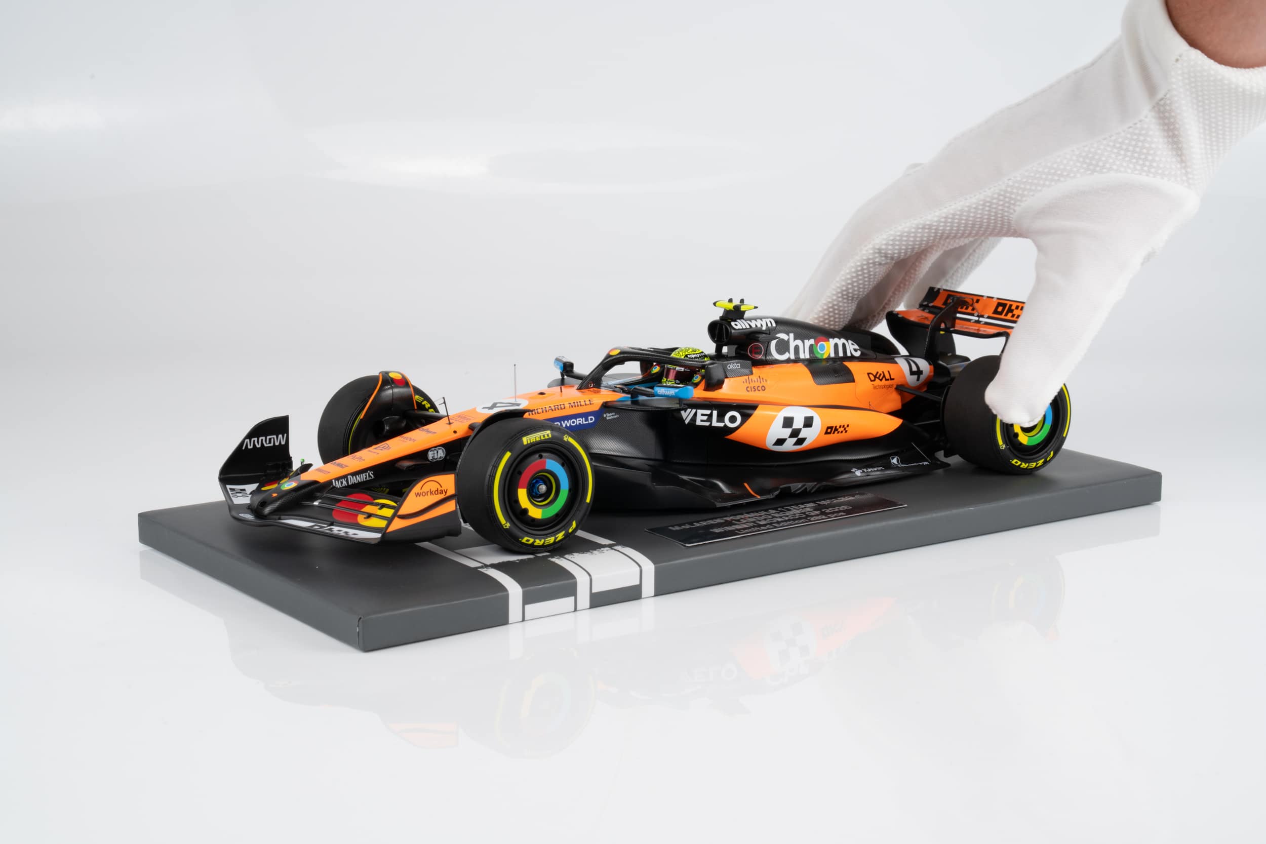 Minichamps 1:18 McLaren F1 MCL39 No.4 Lando Norris Winner Monaco GP 2025 (537252504) Limited Edition Resin Model 4 Minichamps 1:18 McLaren F1 MCL39 No.4 Lando Norris Winner Monaco GP 2025 (537252504) Limited Edition Resin Model - Image 4