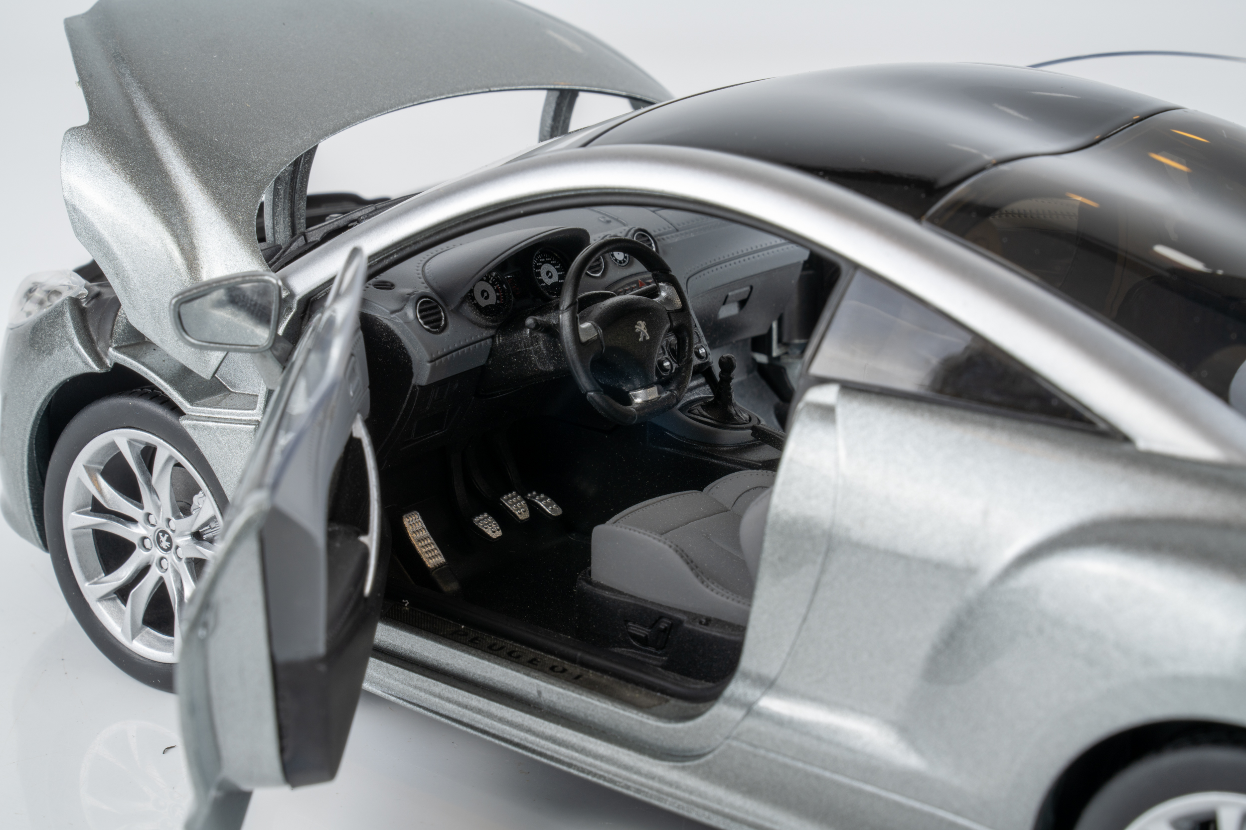 Norev 1:18 Peugeot RCZ Sidobre Grey 2010 (184875) Diecast Model 4 Norev 1:18 Peugeot RCZ Sidobre Grey 2010 (184875) Diecast Model - Image 4