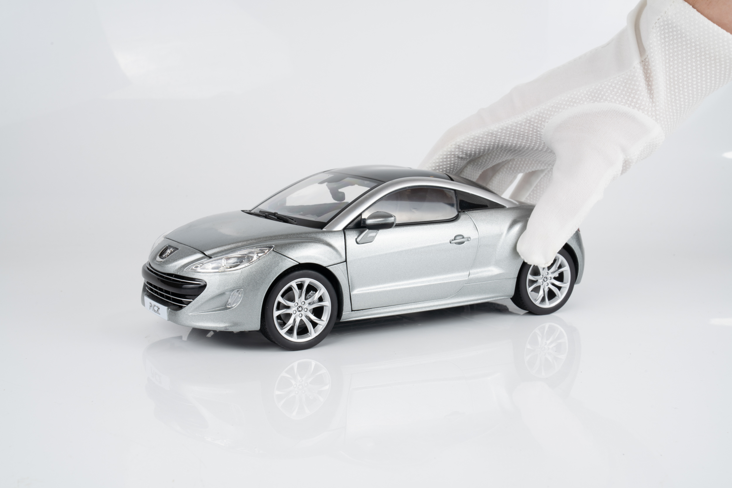 Norev 1:18 Peugeot RCZ Sidobre Grey 2010 (184875) Diecast Model 3 Norev 1:18 Peugeot RCZ Sidobre Grey 2010 (184875) Diecast Model - Image 3