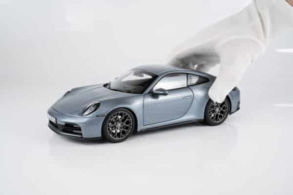 Norev 1:18 Porsche 911 (992) Carrera 2025 Polar Silver Metallic (187170) Diecast Model 10 Norev 1:18 Porsche 911 (992) Carrera 2025 Polar Silver Metallic (187170) Diecast Model