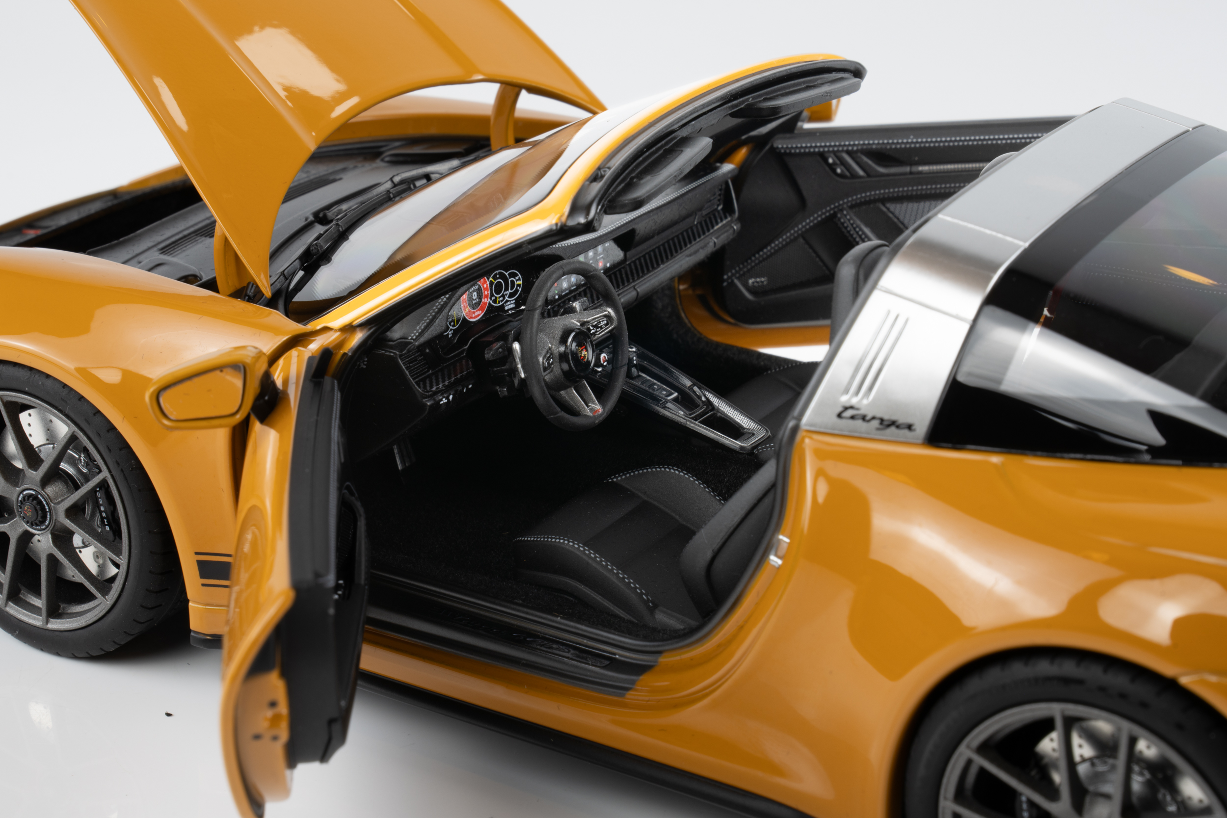 Norev 1:18 Porsche 911 (992) Targa 4 GTS 2024 Bahama Yellow (187190) Diecast Model 4 Norev 1:18 Porsche 911 (992) Targa 4 GTS 2024 Bahama Yellow (187190) Diecast Model - Image 4