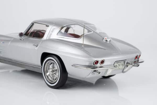 Norev 1:18 Chevrolet Corvette Sting Ray Sebring Silver Metallic 1963 (189052) Diecast Model 15 Norev 1:18 Chevrolet Corvette Sting Ray Sebring Silver Metallic 1963 (189052) Diecast Model