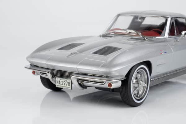 Norev 1:18 Chevrolet Corvette Sting Ray Sebring Silver Metallic 1963 (189052) Diecast Model 14 Norev 1:18 Chevrolet Corvette Sting Ray Sebring Silver Metallic 1963 (189052) Diecast Model