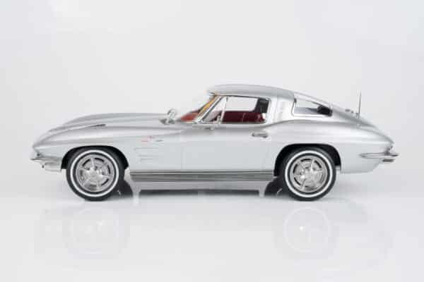 Norev 1:18 Chevrolet Corvette Sting Ray Sebring Silver Metallic 1963 (189052) Diecast Model 16 Norev 1:18 Chevrolet Corvette Sting Ray Sebring Silver Metallic 1963 (189052) Diecast Model
