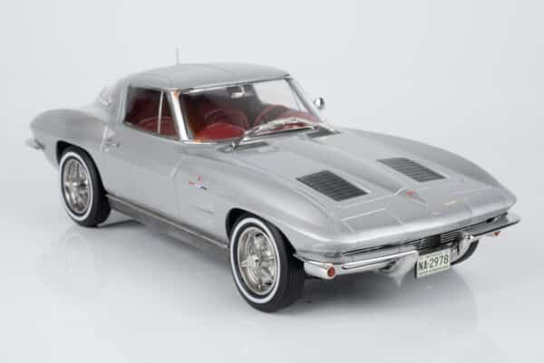 Norev 1:18 Chevrolet Corvette Sting Ray Sebring Silver Metallic 1963 (189052) Diecast Model 12 Norev 1:18 Chevrolet Corvette Sting Ray Sebring Silver Metallic 1963 (189052) Diecast Model