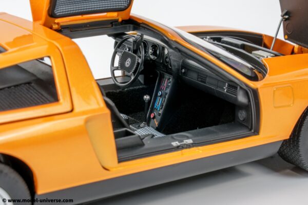 Norev - 1:18 Mercedes-Benz C111 / II 1970 Autumn Orange Metallic - Diecast Model 16 Norev - 1:18 Mercedes-Benz C111 / II 1970 Autumn Orange Metallic - Diecast Model