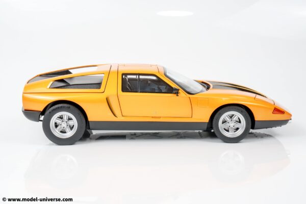 Norev - 1:18 Mercedes-Benz C111 / II 1970 Autumn Orange Metallic - Diecast Model 21 Norev - 1:18 Mercedes-Benz C111 / II 1970 Autumn Orange Metallic - Diecast Model