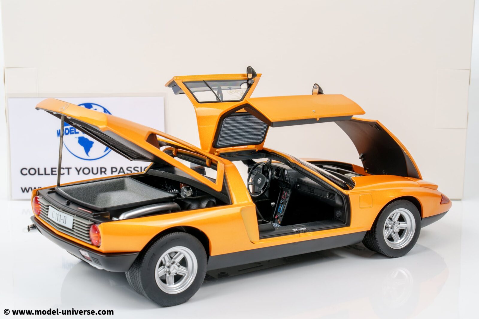 Norev - 1:18 Mercedes-Benz C111 / II 1970 Autumn Orange Metallic