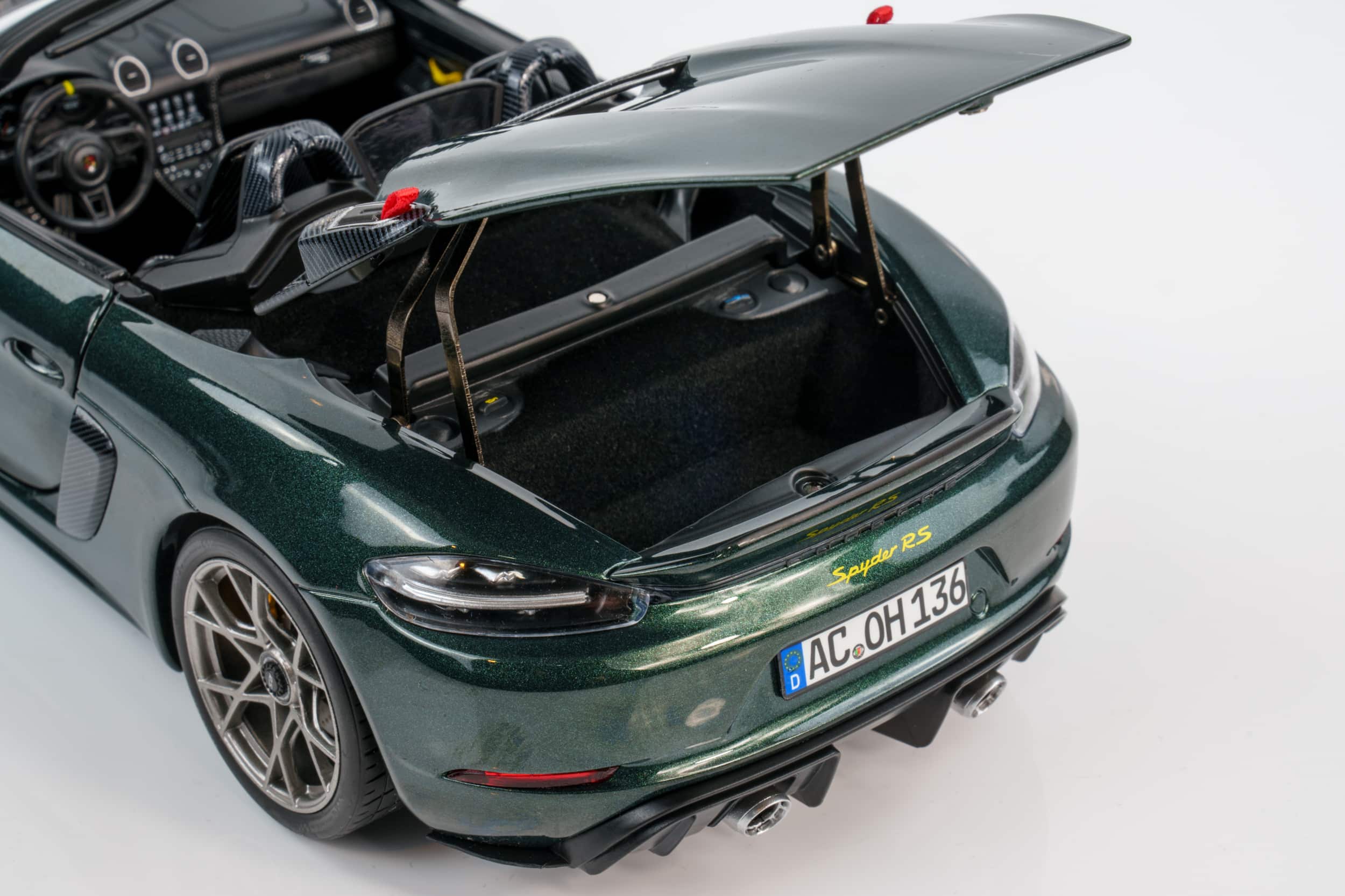 Norev - 1:18 Porsche 718 Spyder RS 2023 Forest Green with Weissach Package - Diecast Model 8 Norev - 1:18 Porsche 718 Spyder RS 2023 Forest Green with Weissach Package - Diecast Model
