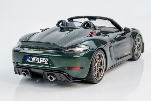 Norev - 1:18 Porsche 718 Spyder RS 2023 Forest Green with Weissach Package - Diecast Model 22 Norev - 1:18 Porsche 718 Spyder RS 2023 Forest Green with Weissach Package - Diecast Model