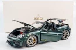Norev - 1:18 Porsche 718 Spyder RS 2023 Forest Green with Weissach Package - Diecast Model