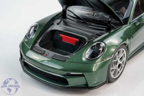 Norev - 1:18 Porsche 911 (992) S/T Malachite Green Metallic 2023 - Diecast Model 18 Norev - 1:18 Porsche 911 (992) S/T Malachite Green Metallic 2023 - Diecast Model