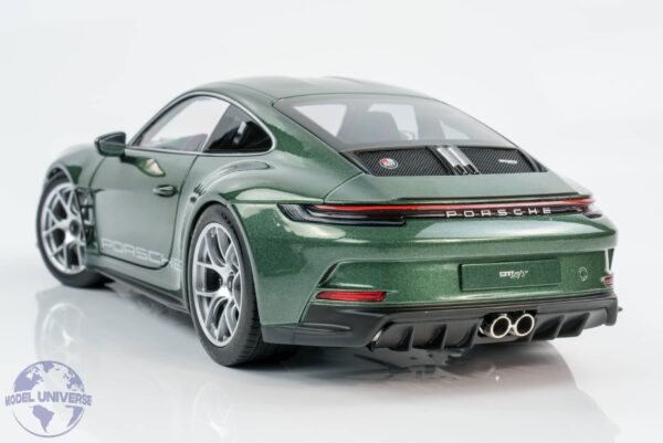 Norev - 1:18 Porsche 911 (992) S/T Malachite Green Metallic 2023 - Diecast Model 20 Norev - 1:18 Porsche 911 (992) S/T Malachite Green Metallic 2023 - Diecast Model